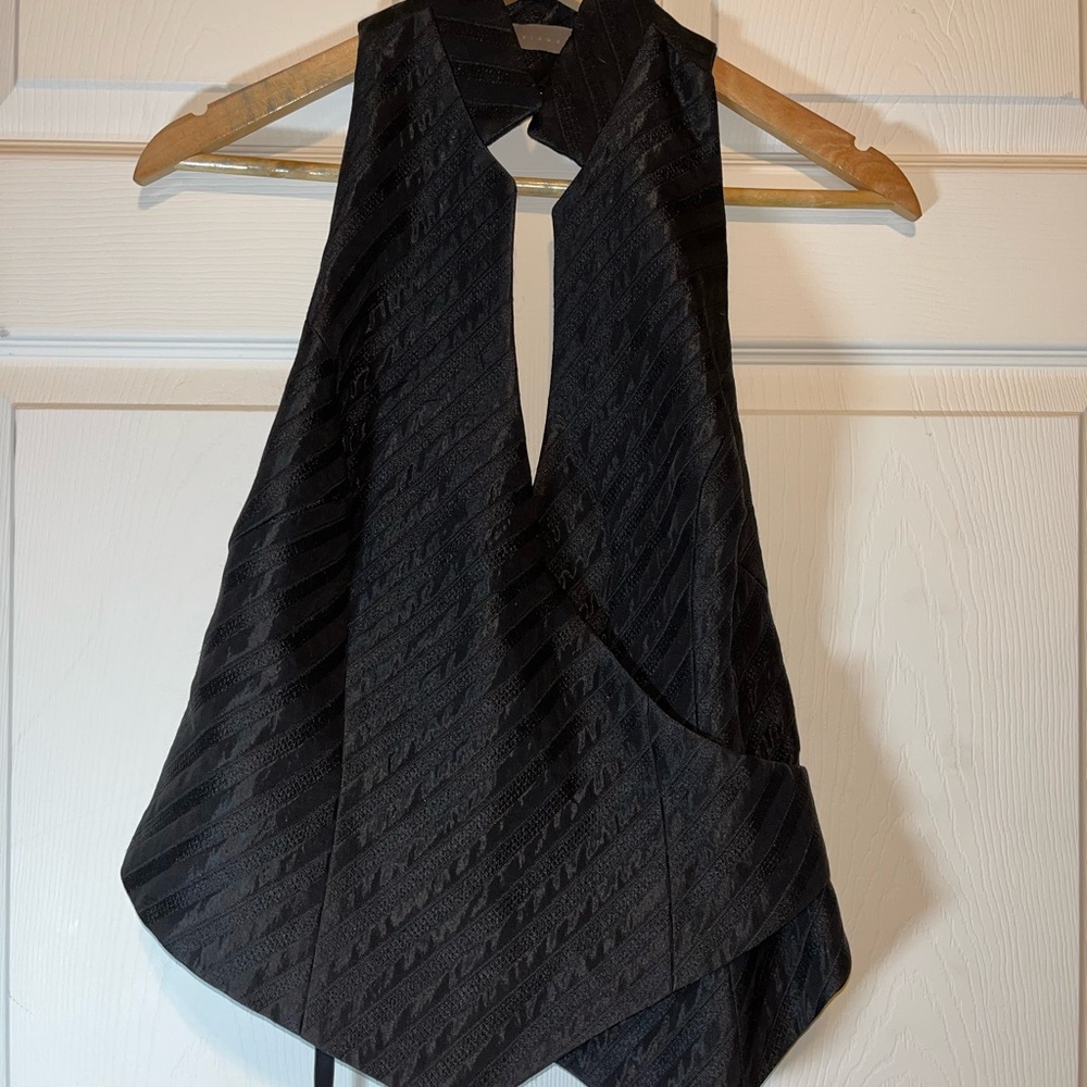 M Siamo Black Textured Sleeveless Tank Top